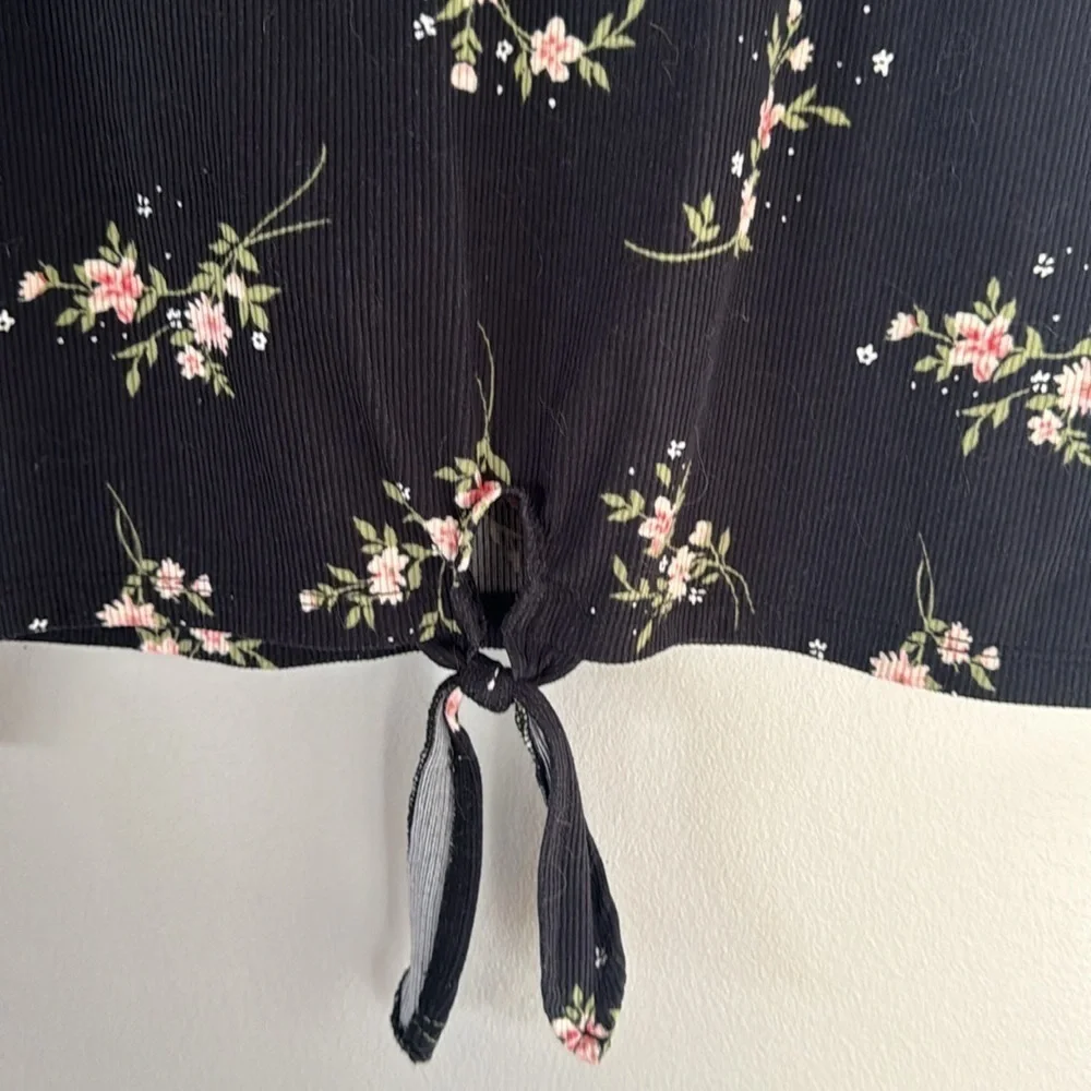 The Children’s Place Black Floral Long Sleeve Thermal L (10/12)